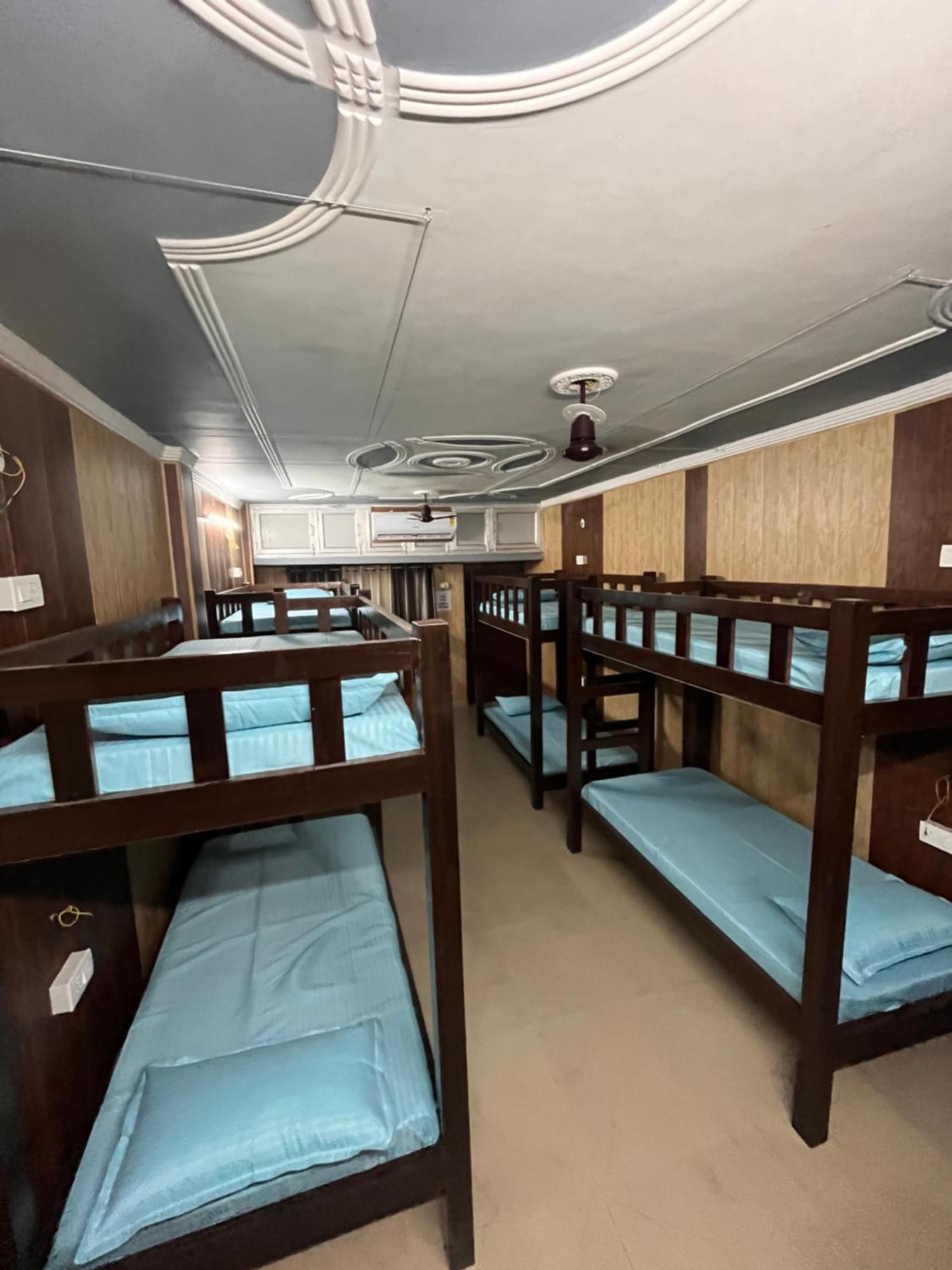 Отель Yes Retreat Ришикеш Экстерьер фото